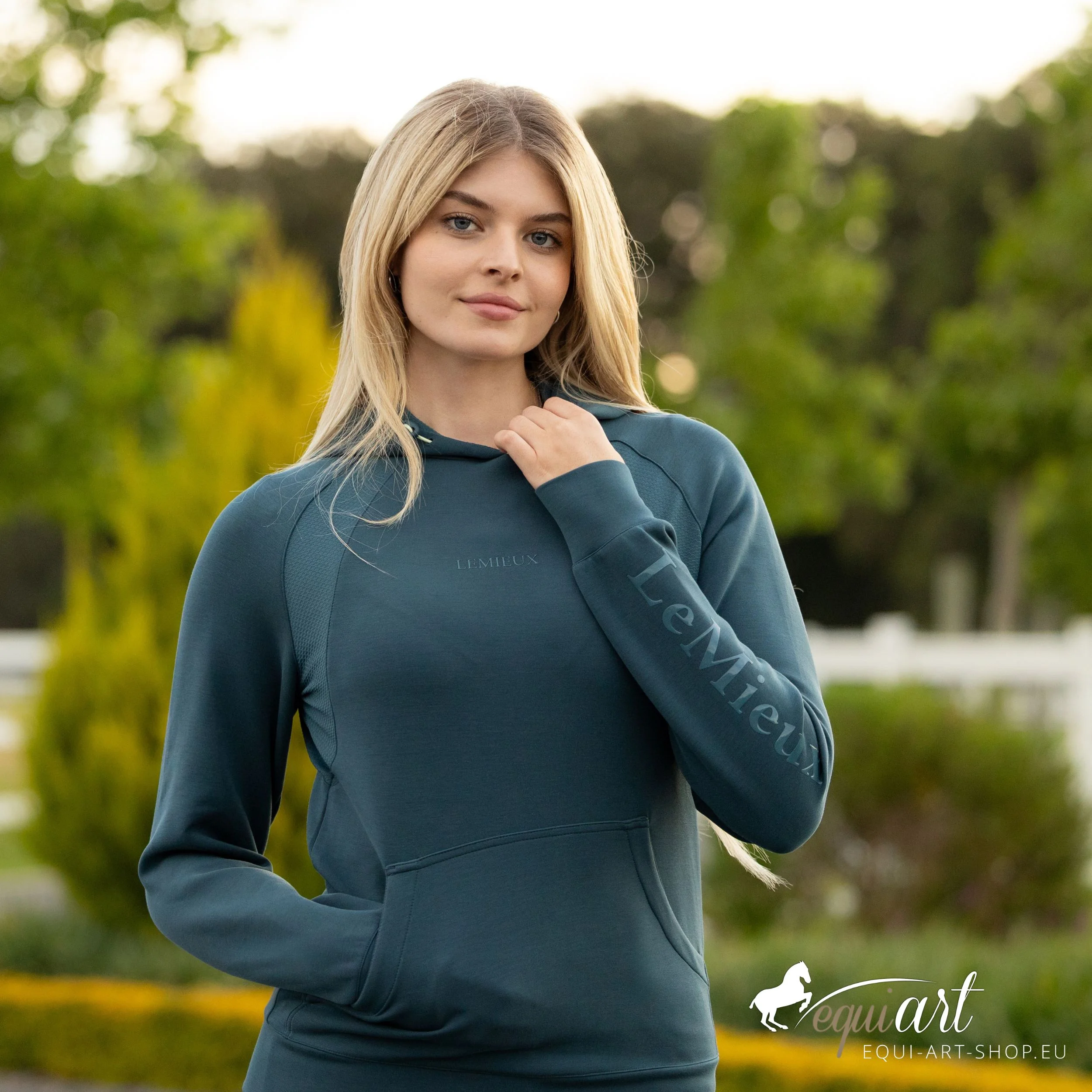 LM Nadine Airflow Hoddie Jungle Titel