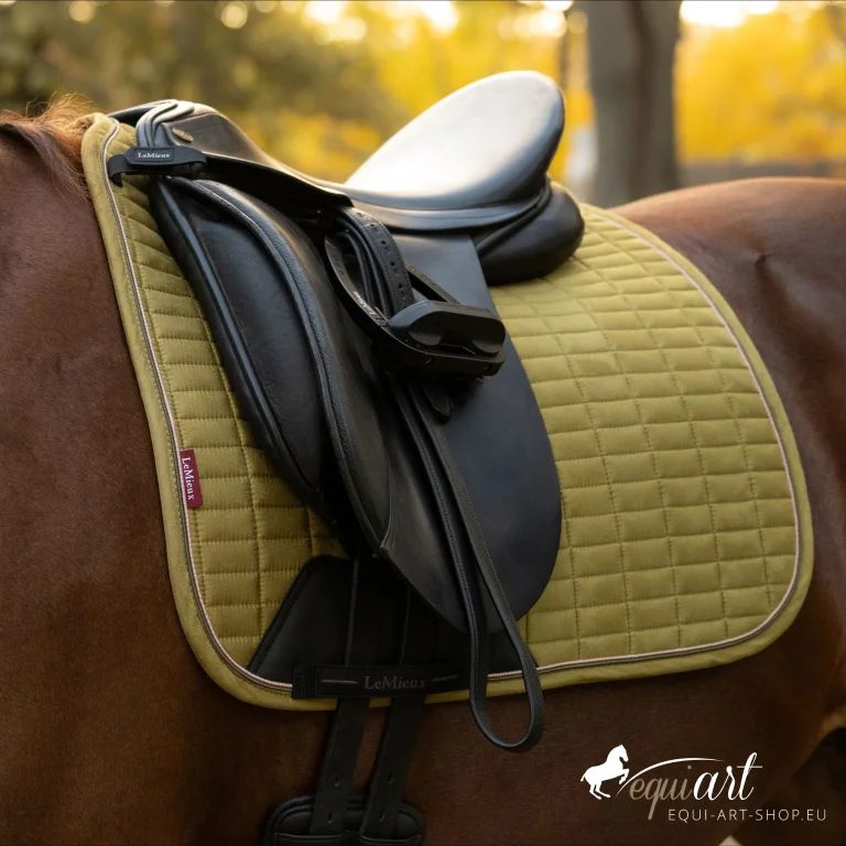 LeMieux Dressurschabracke Wildleder Gooseberry