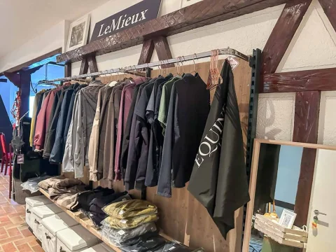 equi-art-store-2-b-1024x768